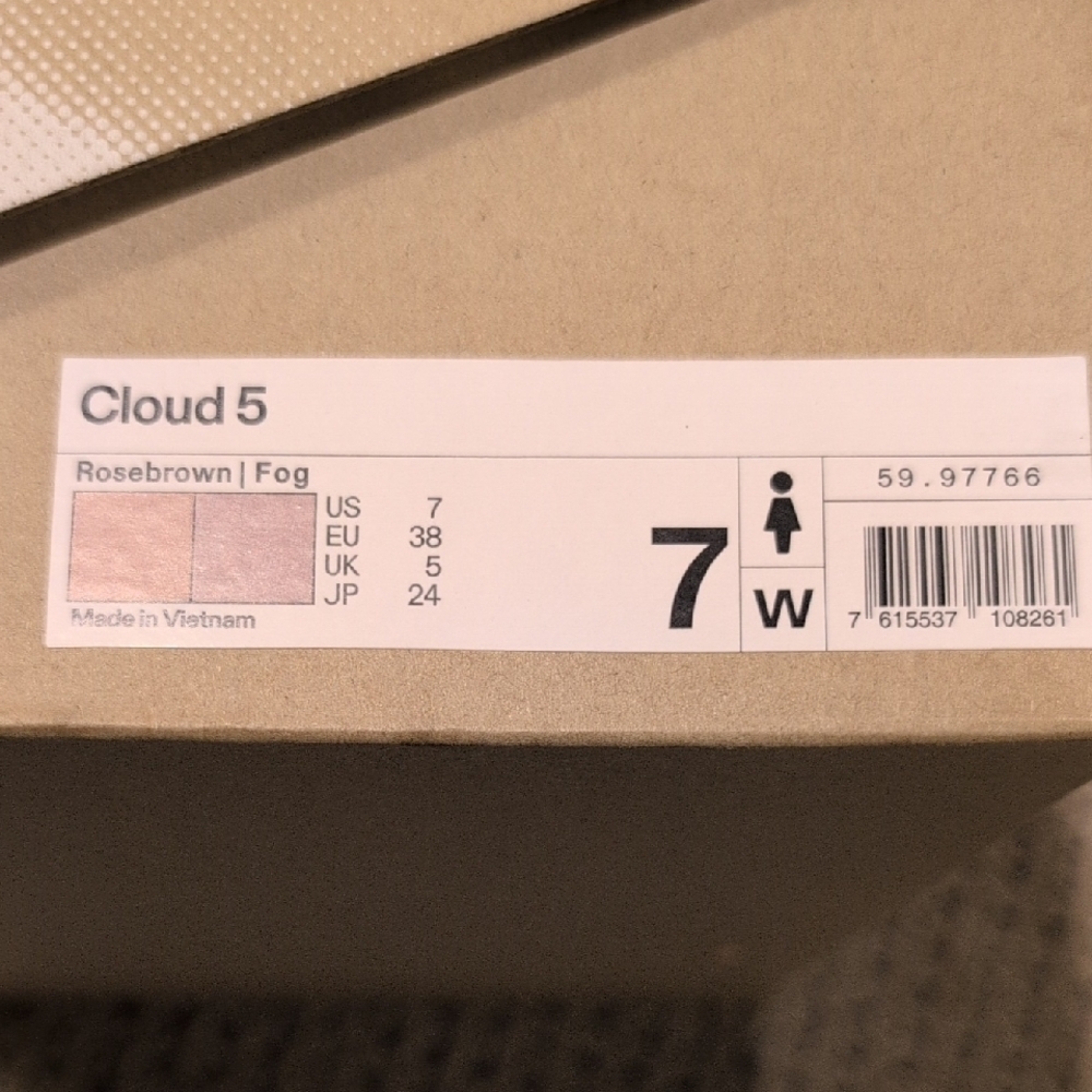 On Running Cloud Sneakers in Rosebrown and Fog - Picture 2 of 4